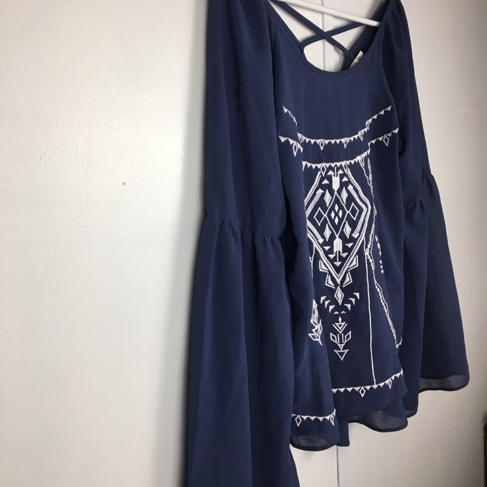 Blu Pepper Blouse. - Picture 2 of 8